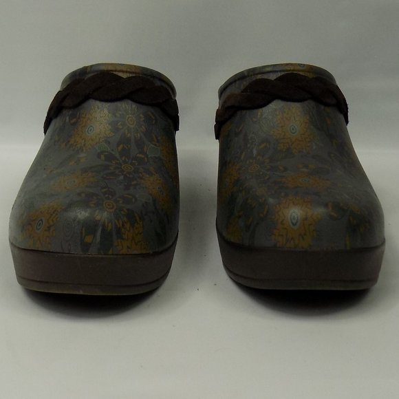 Crocs Sarah Flower Graphic Print Clog 203764-255 Women's Size 7 - Picture 13 of 15